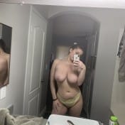 Sexy Tracy Chicago escort