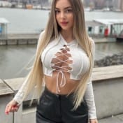 Nora Lisbon escort