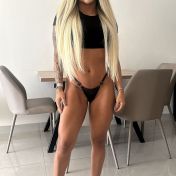 Mellie Dubai escort