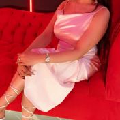 Arzu Dubai escort