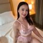 Anastasia18y,Hot Snow-white Teen Dubai escort