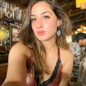 Zoya Sindh escort